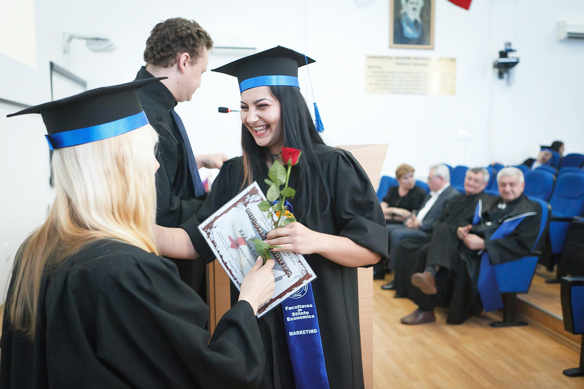 Vergabe von Abschlusszeugnissen