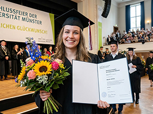 Ein stolzer Moment Absolventin der Universität Münster-1