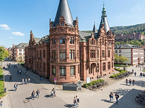 Universitätsbibliothek Heidelberg bei Sonnenschein-1