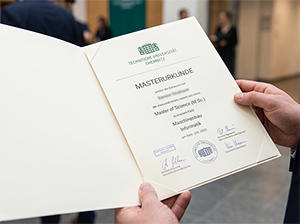 Masterurkunde der Technischen Universität Chemnitz-1