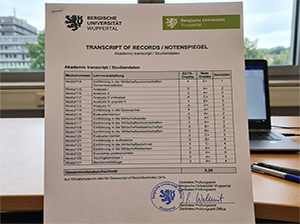 Transcript of Records der Bergischen Universität Wuppertal-1